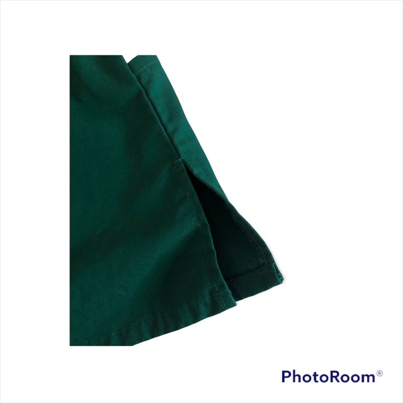 Women’s Kelly Green Adar nursing Uniform top with pockets - Picture 8 of 8